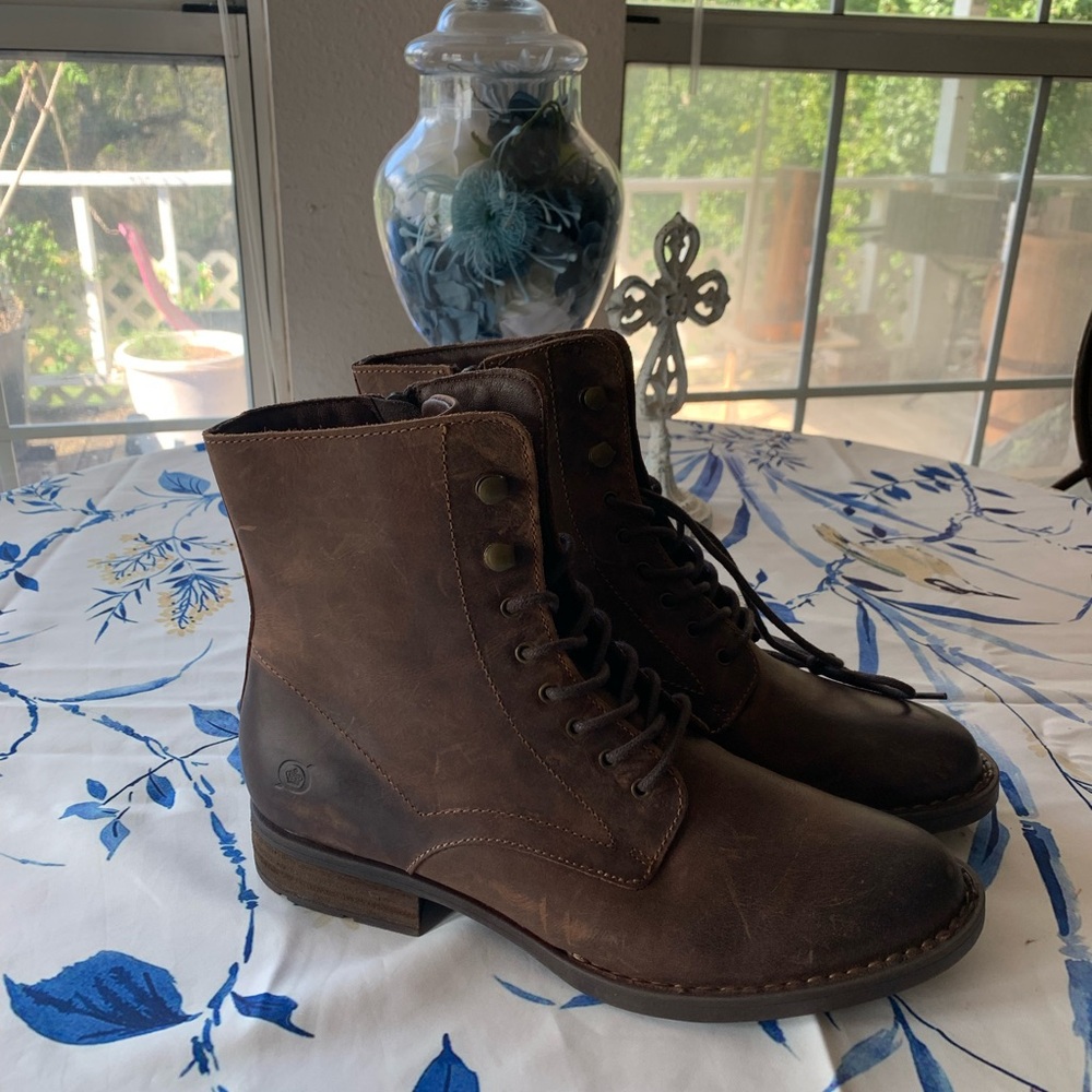 Born Lace Up With Zipper Ankle Boot 8.5 NWT